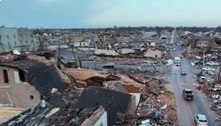 Vídeos mostram estragos causados por tornados no Kentucky, nos EUA 