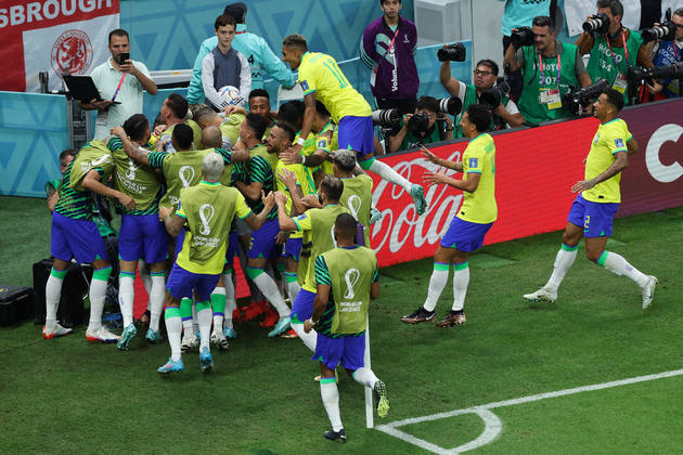 Estreia com direito a golaço não é todo dia: seleção comemorou muito segundo gol de Richarlison