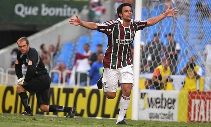ESTREIA: Contratado após deixar o Lyon, da França, Fred estreou pelo Fluminense em 15 de março de 2009, contra o Macaé. Ele, claro, deixou sua marca logo naquela primeira partida e marcou duas vezes na vitória por 3 a 1.
