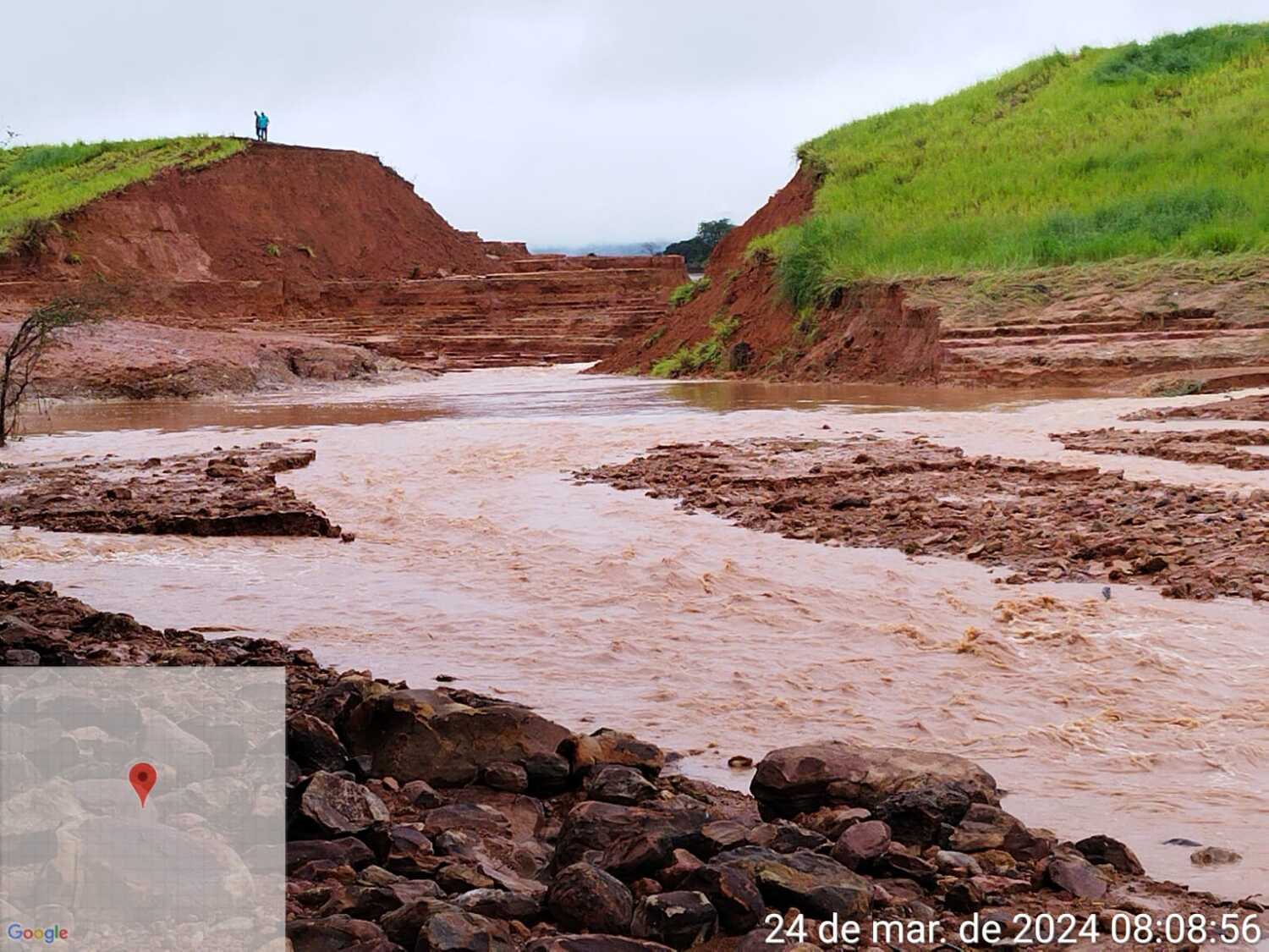 Barragem se rompe em Unaí (MG), a 600 KM de Belo Horizonte