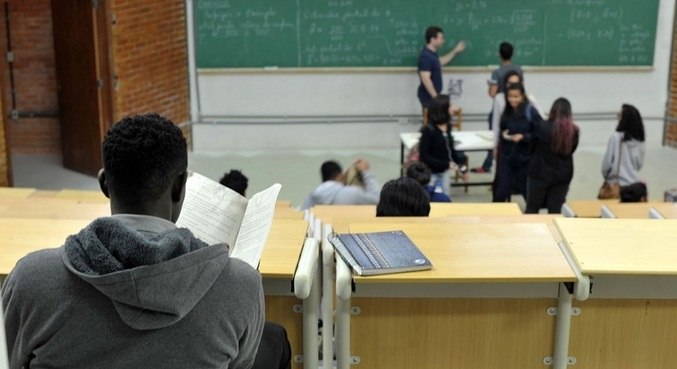 Brasil tem situação vergonhosa na Educação