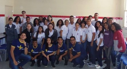 Estudante do colégio Atheneu em simulação da ONU