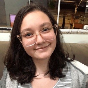 Júlia Fim: faz revisões online