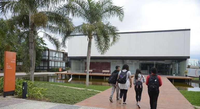 Pagamento de bolsas de 60 mil alunos de graduação está atrasado – Notícias