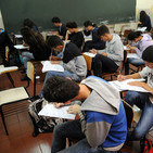 Justiça recebe 9.000 denúncias e investiga 2.800 ameaças em escolas