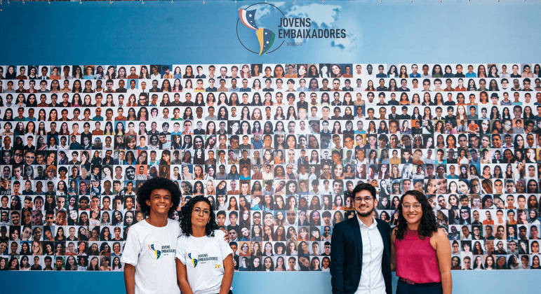 Os jovens embaixadores Thales Lima, Vitória Silveira, Felipe Storch e Larissa Moreira
