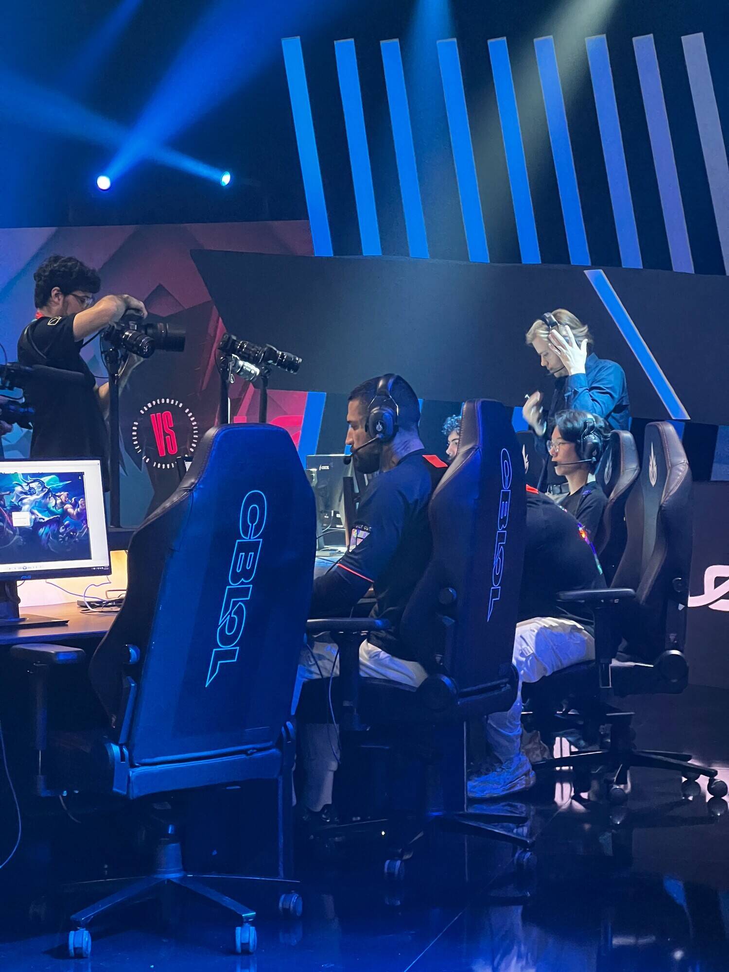 Campeonatos de e-sports exigem concentração máxima e preparo dos atletas (Reprodução/Los Grandes)