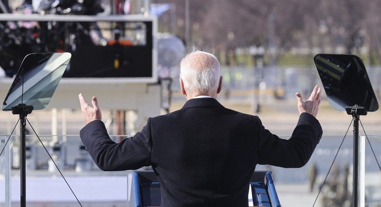 Um ano após sua posse (foto), Biden tem um cenário complicado para o resto do mandato
