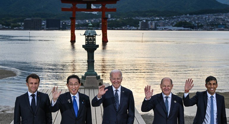 O presidente dos EUA, Joe Biden, e outros líderes mundiais reunidos para a cúpula do G7