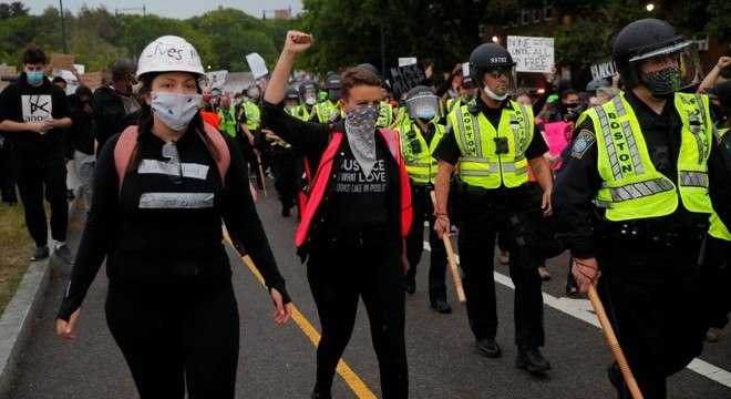 Pesquisa entrevistou 2000 mil adultos norte-americanos em janeiro