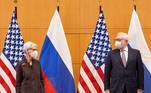 Na segunda semana de 2022, diplomatas russos e americanos se encontraram para iniciar um diálogo sobre a situação na Ucrânia. O vice-ministro das Relações Exteriores, Serguei Riabkov, afirmou que o assunto 'foi difícil', mostrando que uma solução em comum ainda pode estar longe