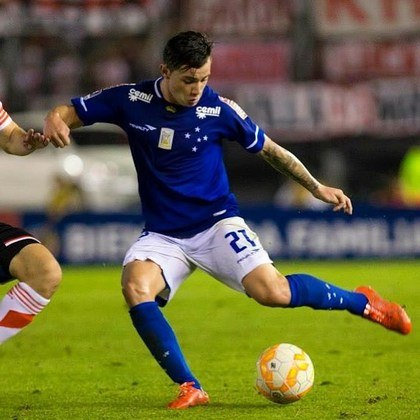 Para o chileno Eugenio Mena, que atuou no clube entre 2015 e 2018, o Cruzeiro ainda deve R$ 22,5 milhões