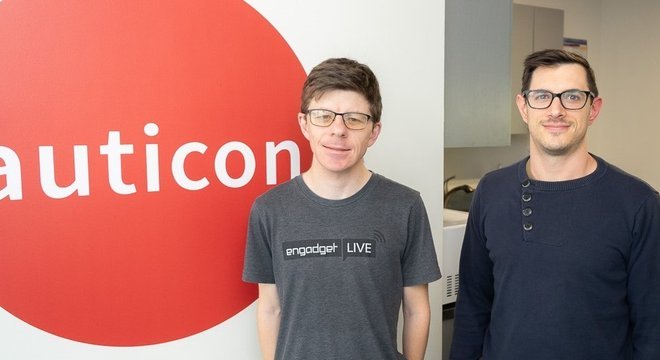 Evan e Peter gostam de trabalhar na empresa, que eles dizem ter um ambiente relaxado e de apoio