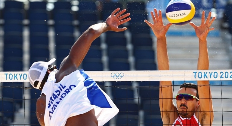 Evandro e Bruno vencem mais uma e seguem 100% no vôlei de ...