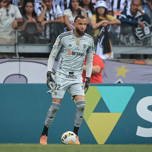 Everson, goleiro do Atlético-MG, no duelo com o Bragantino