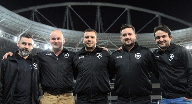 Everson Rocha (segundo da esquerda para a direita) é o novo Coordenador de Captação do Botafogo