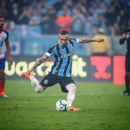 Rei GaúchoEnquanto isso, Everton Cebolinha já tem três títulos em 2019. No primeiro semestre, ele ajudou o Grêmio a levar o Campeonato Gaúcho e a Recopa Gaúcha. Pela seleção brasileira, ele foi fundamental para a conquista da Copa América