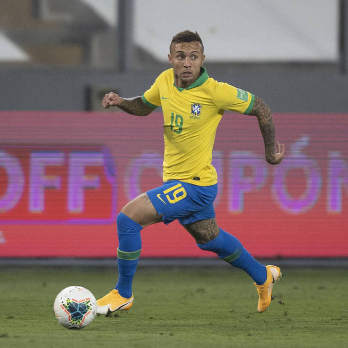 Cebolinha em ação pela seleção brasileira nas Eliminatórias da Copa