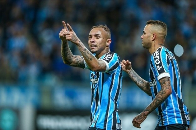 Com 273 jogos pelo Grêmio, Everton está na lista dos atletas com