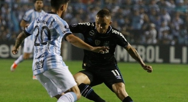 Everton marcou o 2º gol na vitória gremista sobre o Tucumán, na Argentina