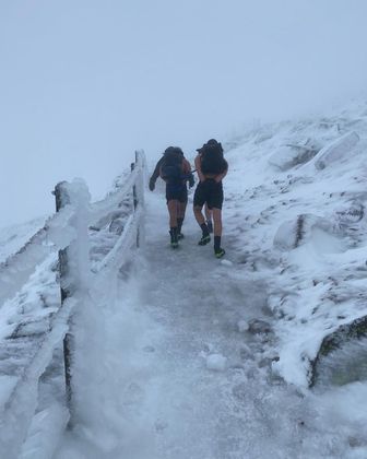 O grupo enfrentou temperaturas negativas de até -19ºC e ventos de 100 km/h. Eles também sofreram com tempestades de chuva e neve.