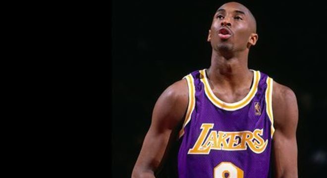 Astro da NBA, Kobe Bryant morre em acidente de helicóptero nos EUA 