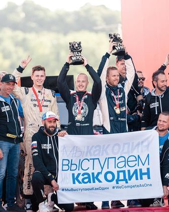 Já fora das pistas e do grid da Fórmula 1, Mazepin venceu o Silk Way Rally, em Moscou, que é uma competição de dez dias de off-road
