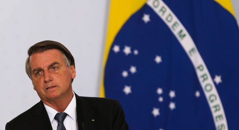 Ex-presidente Jair Bolsonaro chegou a Brasília nesta quinta (30), após três meses nos EUA