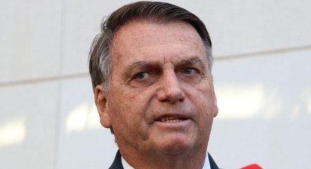 Bolsonaro tem obstrução no intestino