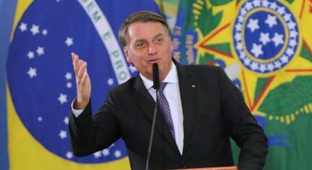Ex-presidente Jair Bolsonaro, durante cerimônia militar, em Brasília
