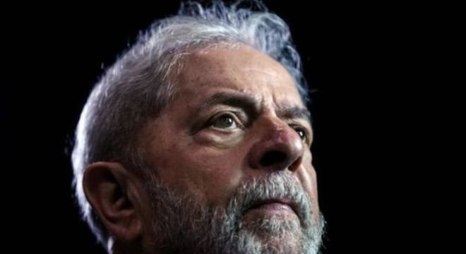 Juiz nega liminar de Lula contra faixa ofensiva de dono da Havan
