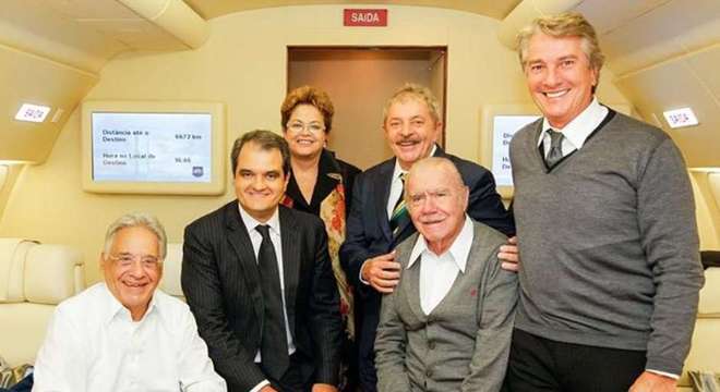 Foto de 2013 da entÃ£o presidente Dilma, com ex-presidentes e chefe do cerimonial