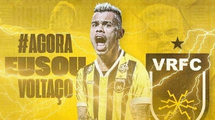 Ex-Vasco e Santos, o meia Bernardo acertou transferência para o Volta Redonda, clube que disputa o Campeonato Carioca desta temporada. 