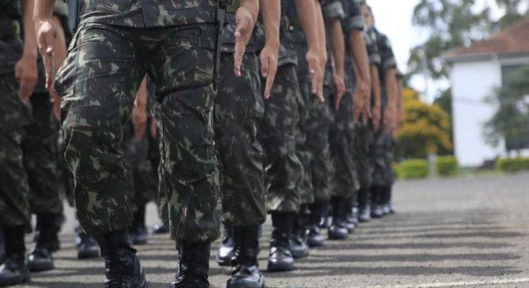 Comando Militar do Leste diz que convocação de reservistas #éboato