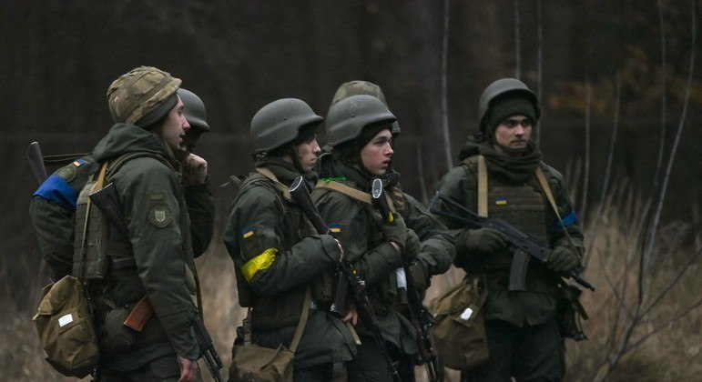 Militares ucranianos conseguiram recuperar as operações do aeroporto de Antonov