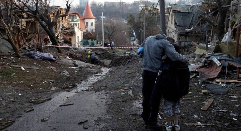 Ucranianos lamentam ataque russo à capital, Kiev