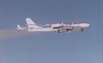 A própria tripulação do avião que transportou a bomba (um bombardeiro Tu-95) correu riscos
