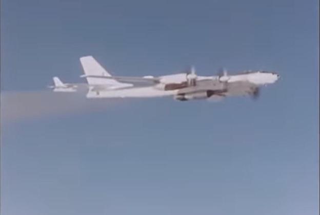 A própria tripulação do avião que transportou a bomba (um bombardeiro Tu-95) correu riscos