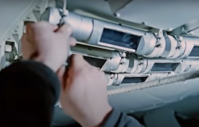 O plano original era de um teste com 100 megatons, mas as autoridades desistiram rápido da ideia, uma vez que os pilotos do avião certamente morreriam e que tal teste causaria um desastre nuclear de proporções desconhecidasCONTINUE POR AQUI: Cientistas treinam cães para detectar coronavírus pelo cheiro