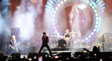 Banda Extreme, uma das mais esperadas, esquenta o palco