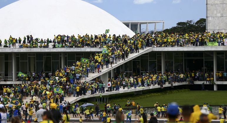 Manifestantes extremistas durante invasão do Congresso Nacional, no dia 8 de janeiro