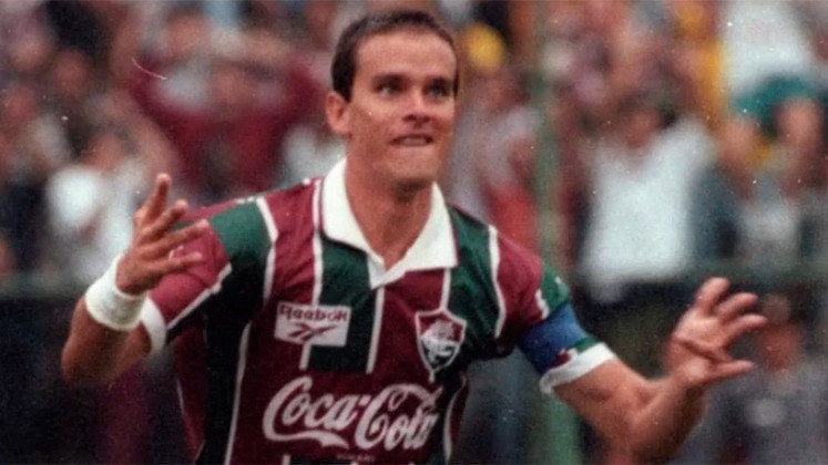 Ézio - O ‘Super Ézio’ jogou pelo Fluminense entre 1991 e 1995 e foi determinante para uma mudança de cenário. Era conhecido por não desistir dos gols e conquistou a Taça Guanabara em 1991 e 1993, além do Carioca de 1995.