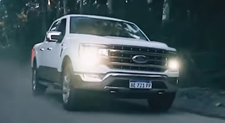 Modelo deve ser vendido apenas na versão Lariat FX4 no mercado brasileiro
