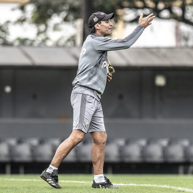 Fabián Bustos depende de vitória para ter mais tranquilidade em sequência 