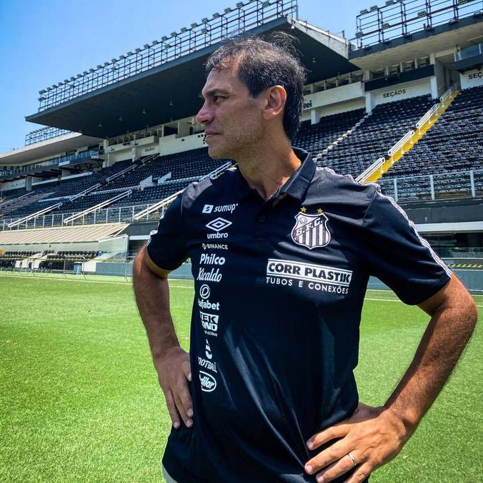 Fabián Bustos terá encontro mais próximo com torcedores nesta segunda-feira