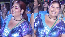 Após fim de casamento, Fabiana Karla aproveita segunda noite de desfiles do Carnaval no Rio 