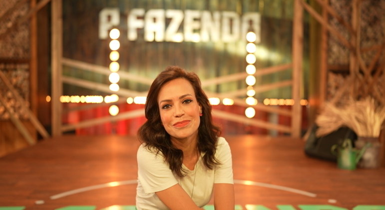 Fabiana Oliveira comanda o especial Top 3 - A Fazenda com bastidores do reality rural