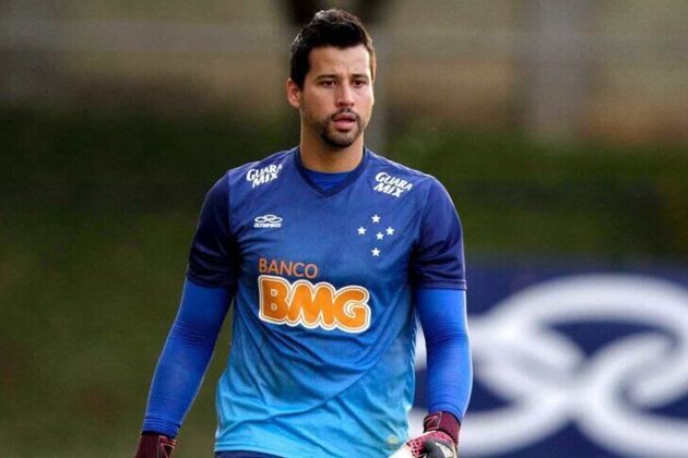 Goleiro Fábio em treino pelo Cruzeiro