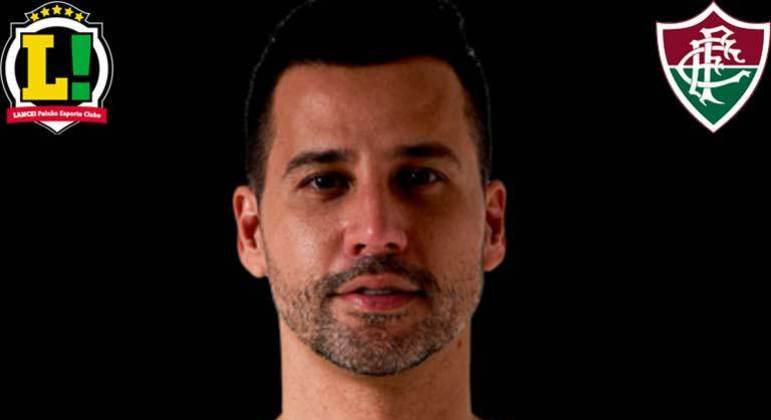 Fábio - 5,0 - Foi seguro nas defesas, mas sofreu dois gols durante a partida.
