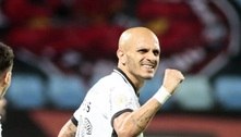 Corinthians bate Goiás em casa por 1 a 0 e cola no líder Palmeiras